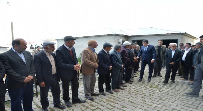  Vali Memiş'ten Karayazı'ya taziye ziyareti